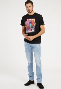 Guess SLIM FIT - Karcsúsított farmerek - blau