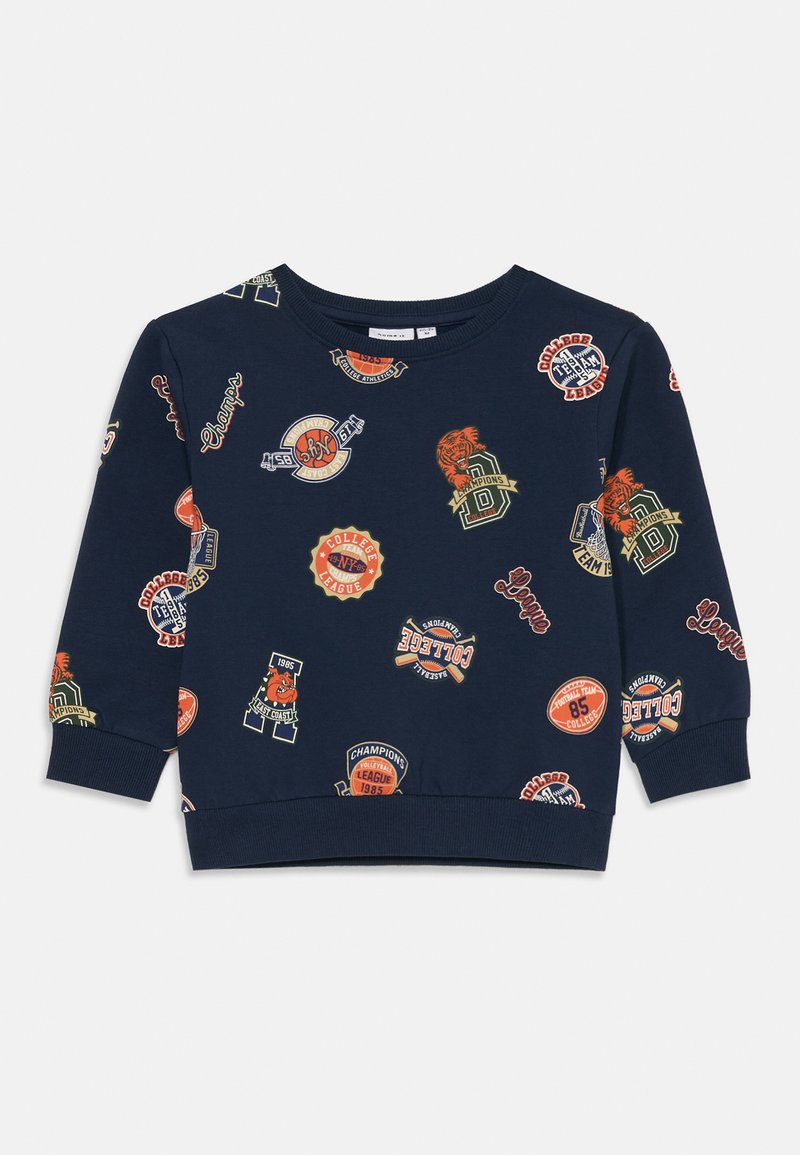 Sweatshirt azul-marinho com vários patches impressos, logótipos e texto em várias cores; gola ribatada e mangas com punhos. Material de algodão.