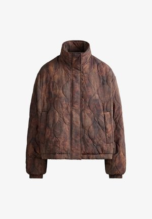 OYSHO, PRINTED FELLEX® AEROGEL SHORT PADDED JACKET - Winterjas - russet mocha