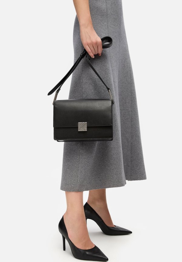 MONOGRAM BUCKLE -LOOK - Umhängetasche