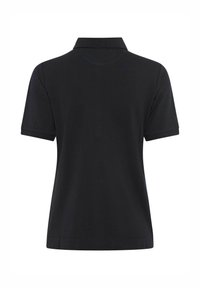 Polo noir doté d'un col classique, de manches courtes et d'une texture lisse avec un design simple et sans ornement. Vue de dos présentée.