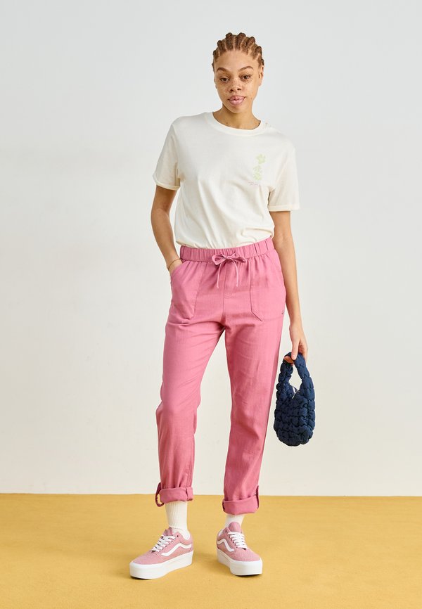 OCEAN ART - Print T-shirt - egret4