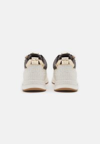 Tamaris Trainers - ivory