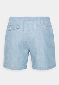 Ljusblå, vävda shorts med resårmidja, två bakfickor med knäppning och rak passform.