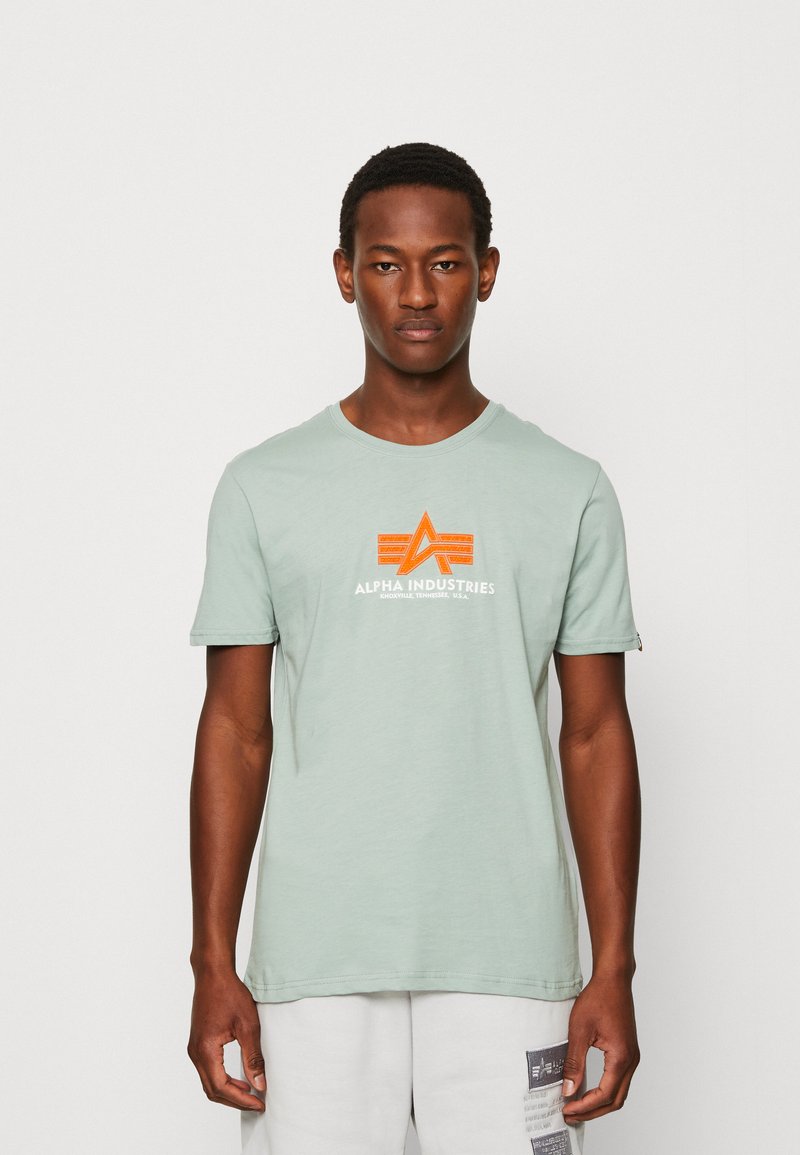 Alpha Industries - T-shirt med print - dusty green, Förstora