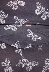 ONLY Curve ONCTHEA FEVER LIFECITY - Calções - black