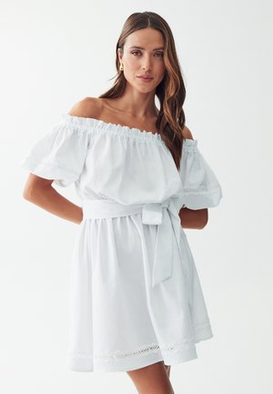 WILLA LANAI MINI DRESS - Vapaa-ajan mekko - white
