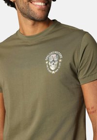 DEELUXE DEKARI - T-shirt imprimé - Khaki