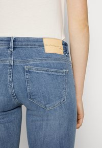 ONLY ONLCORAL LIFE POWER - Vaqueros pitillo - light blue denim