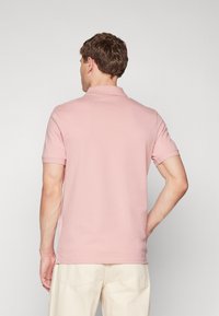 Lyle & Scott Polosärk - palm pink
