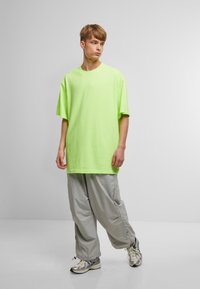 Urban Classics TALL TEE - Osnovna majica kratkih rukava - electriclime