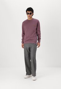 Lyle & Scott CREW NECK - Sportska majica - highland mauve