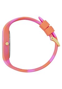 Montre intelligente en silicone avec un bracelet dégradé rose et orange, des détails en métal doré et un cadran rectangulaire gris. Texture lisse et design flexible.
