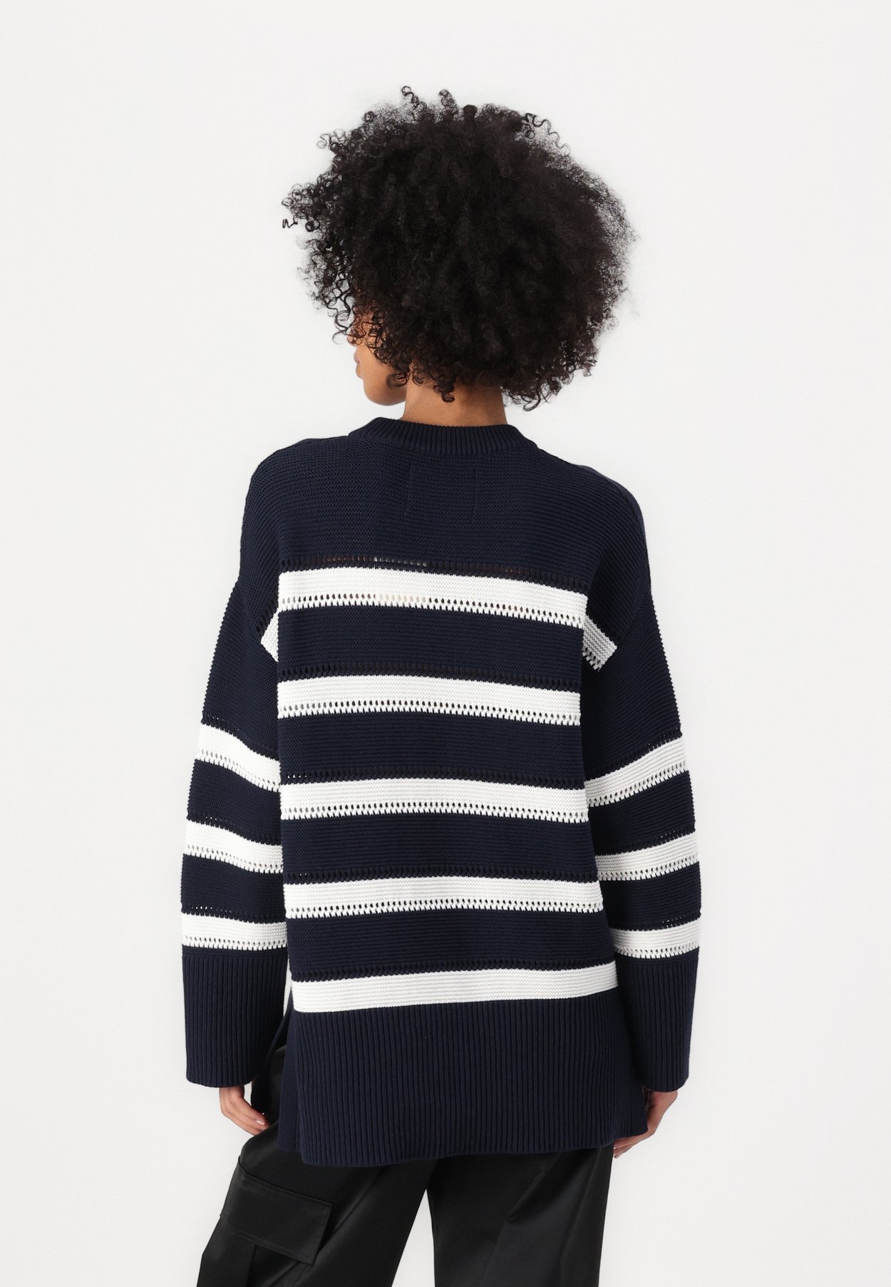 STRIPED TEXTURED
