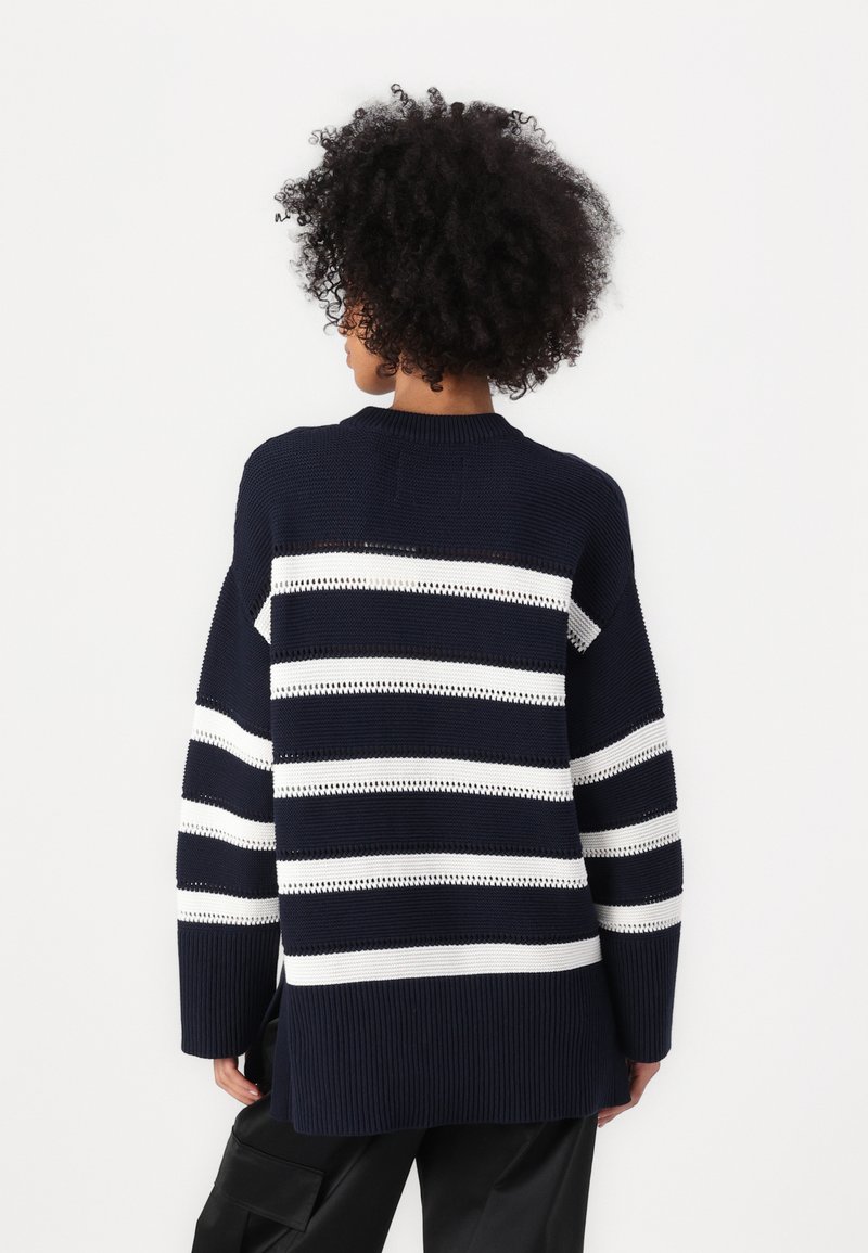 GANT STRIPED TEXTURED - Svetr - evening blue