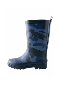 Botas de lluvia de caucho azules con un patrón de camuflaje en tonos más oscuros. Textura suave, altura hasta la mitad de la pantorrilla y suela resistente con dibujo.