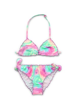 Set bikini tie-dye composto da top triangolare e slip con balze. I colori includono rosa, verde e blu, con spalline regolabili e dettagli con fiocco.