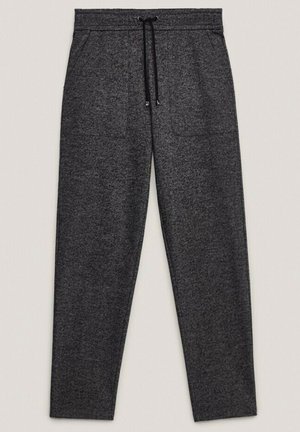 Ciemnoszare spodnie dresowe z polaru z elastycznym paskiem i czarnym sznurkiem, z przodu zaopatrzone w naszywane kieszenie.