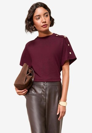REGULAR FIT - BUTTON DETAIL SHORT SLEEVE - Tričko s potlačou - burgundy