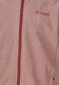 Zigzag zip-jakke i lys rød struktureret stof med kontrasterende mørkerød lynlås og logo, med en slim fit og sidelommer.