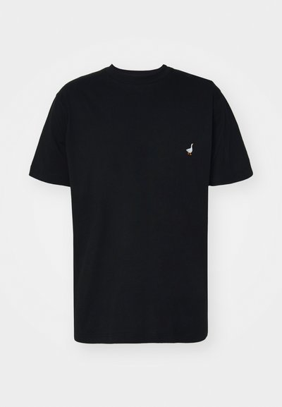 Must must t-särk ümar kaelusega, lühikeste varrukatega ja väike valge hane tikand vasakul rinnal. Lihtne ja klassikaline disain.