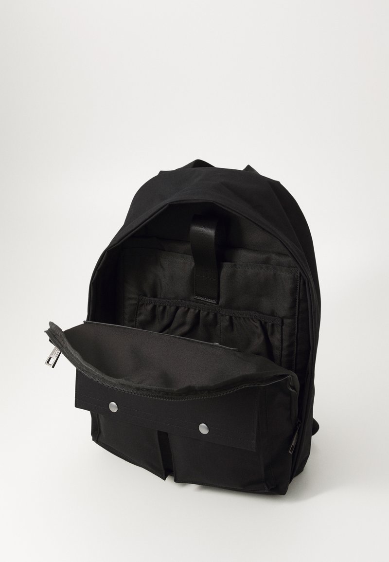 Consigned Backpack In Black Consigned DE