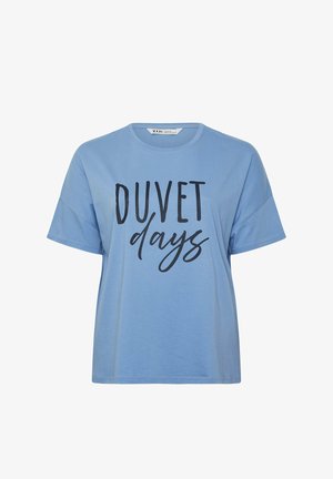 Lyseblå kortærmet t-shirt med rund hals og sort tekst "DUVET days" trykt foran.