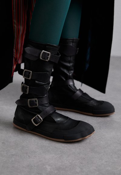 Vivienne Westwood ANIMAL PIRATE BOOT - Bottes de cowboy / motard - black