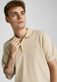 Jack & Jones PREMIUM JPRBLUWIN SS STS - Polotričko - curds amp whey