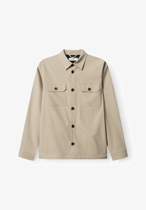 Beige skjorte med knapper foran, lange ærmer, to forlommer og mørke knapper. Glat tekstur, krave og minimalistisk stil.