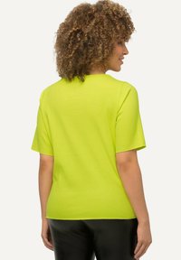 Ulla Popken T-shirts print - yellow