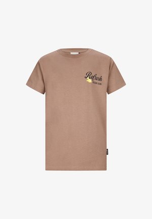 Bruin kortarmig t-shirt met de tekst "Refresh Retour Jeans" en een citroengrafiek op de linkerborst, ronde halslijn en een klein zijlabel.