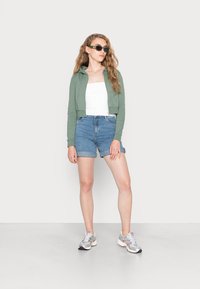 Even&Odd Camisola com fecho - dark green