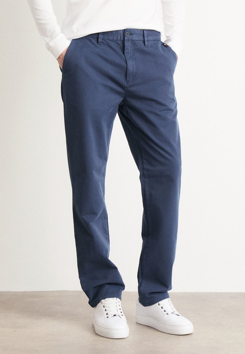 Tommy Jeans RYAN - Hlače - dark night navy