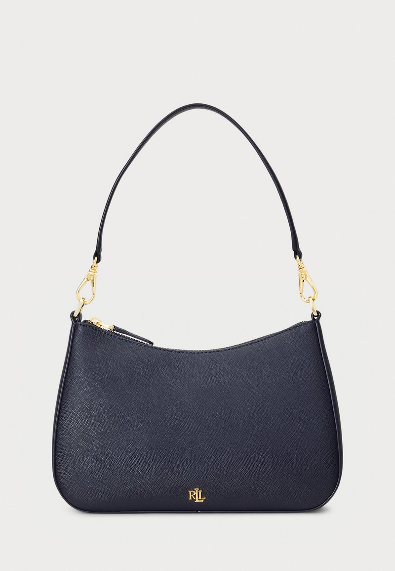 Navyblaue strukturierte Handtasche mit texturierter Oberfläche, ausgestattet mit einem einzigen Griff und goldfarbigen Hardware-Details. Mit Reißverschluss oben geschlossen.