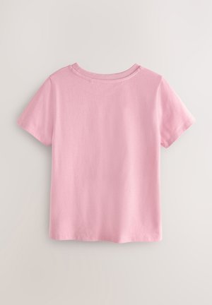 Maglietta corta in cotone rosa con maniche corte, scollo rotondo e design semplice. Tessuto liscio senza motivi o decorazioni.