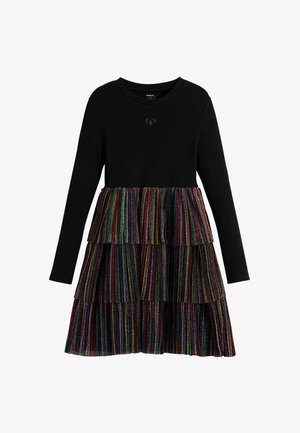 Fekete, hosszú ujjú ruha bordás felsőrésszel és színes, fényes csíkos, rakott szoknyával. Kerek nyakkivágással és réteges kialakítással rendelkezik.