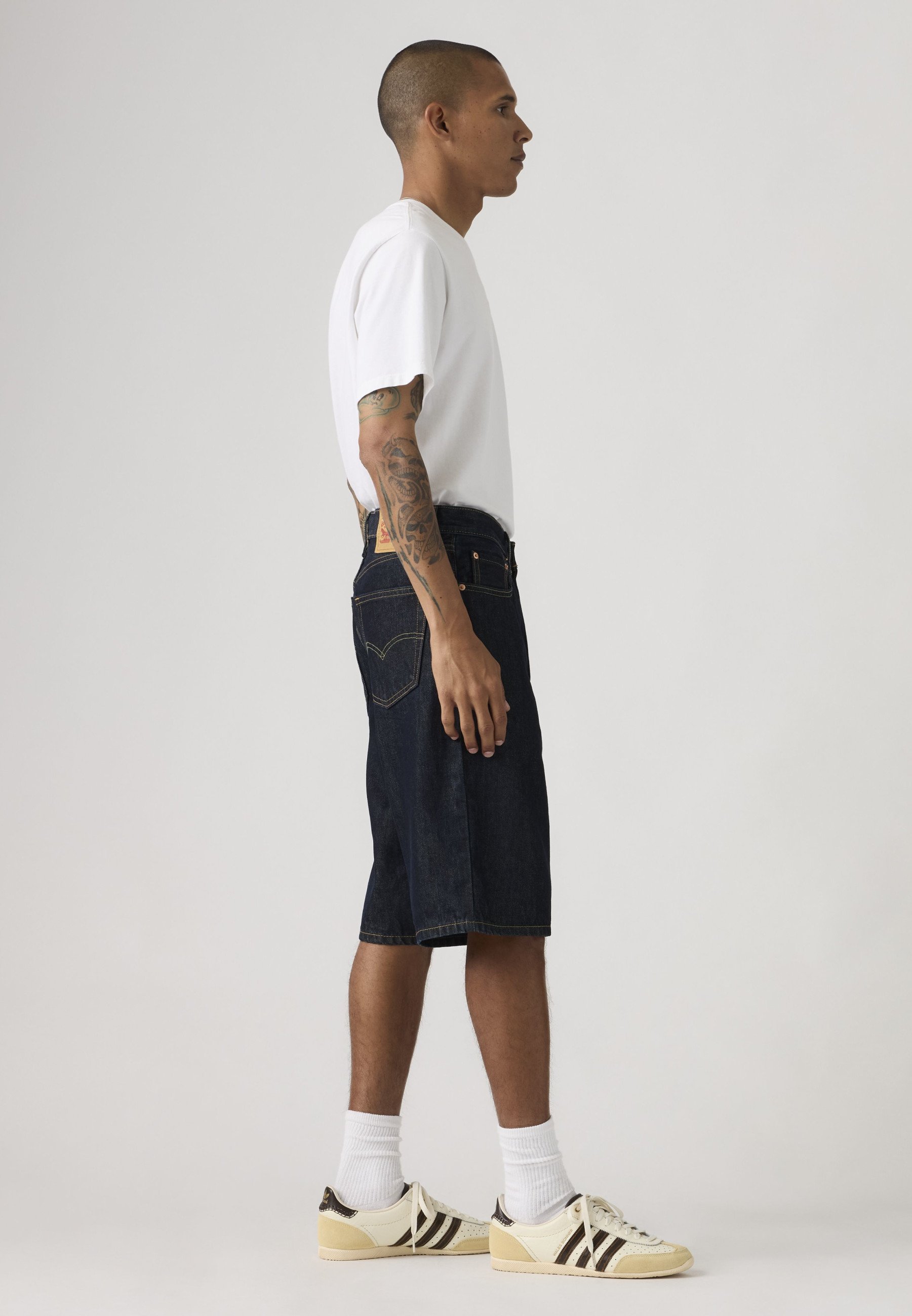 Levi's® 470® BAGGY SHORTS - Denim shorts - rinse ruler/dark-blue