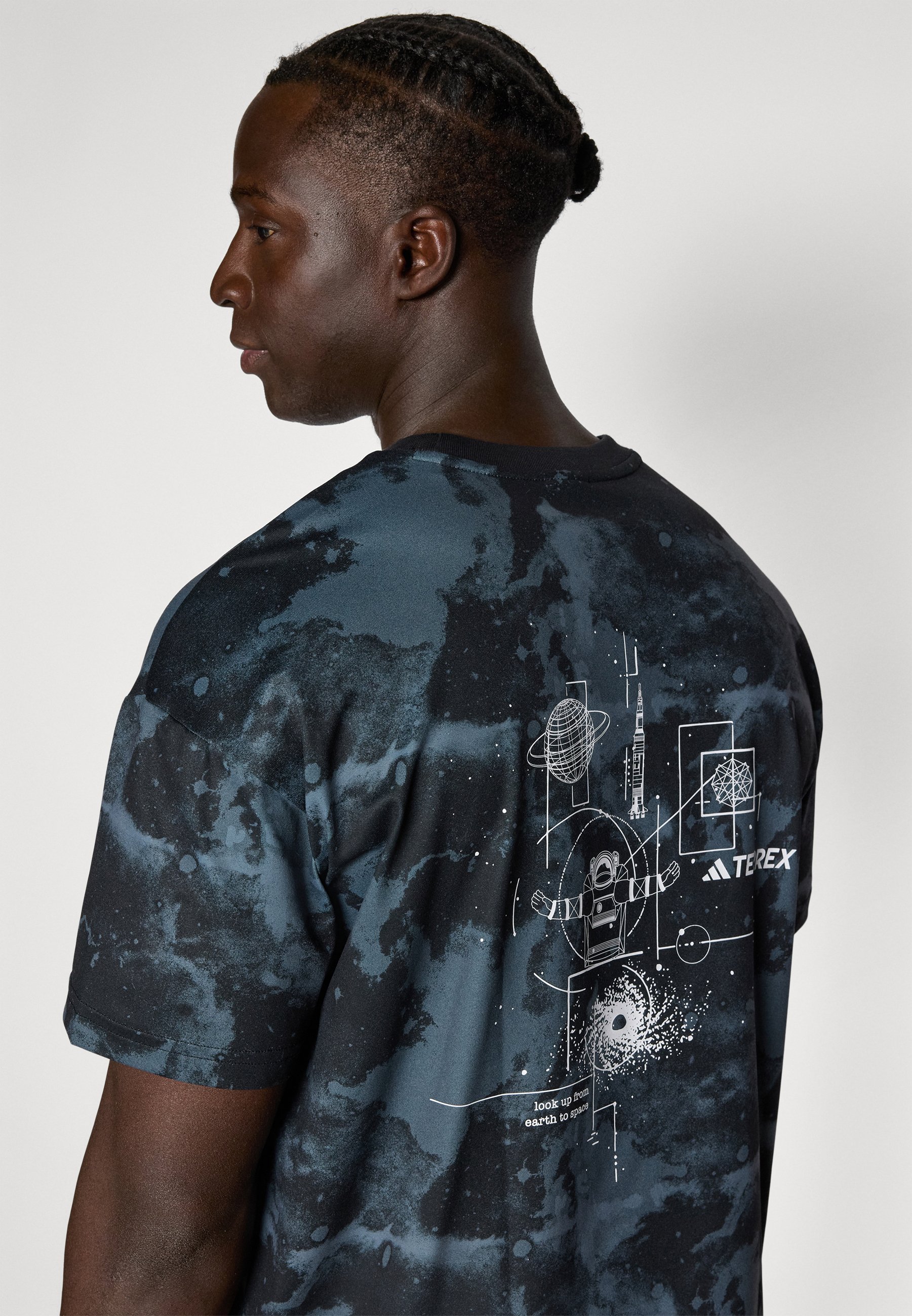 Tシャツ・カットソー adidas TERREX GRAPHIC TEE JN4265 Adidas T-shirt Terrex Graphic Rocklogo