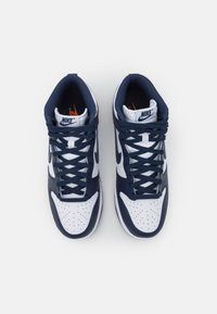 Nike Sportswear DUNK RETRO - Sapatilhas de cano alto - white/midnight navy/total orange