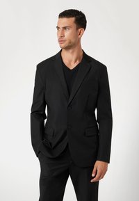 Guess TECH-STRETCH - Ülikonnapintsakud - schwarz