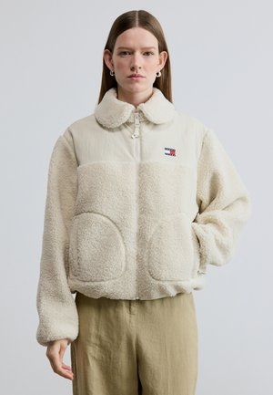 - Kurtka przejściowa