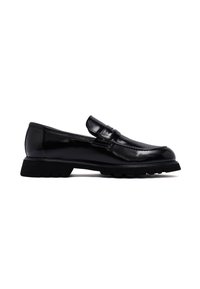 Zwarte lakleren instappers met een afgeronde neus, een slip-on banddetail en een gestructureerde, ribbelige zool. Klassiek ontwerp met minimale accenten.