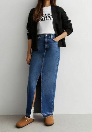 Vest - black