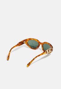 Michael Kors EMPIRE OVAL - Sluneční brýle - amber tortoise