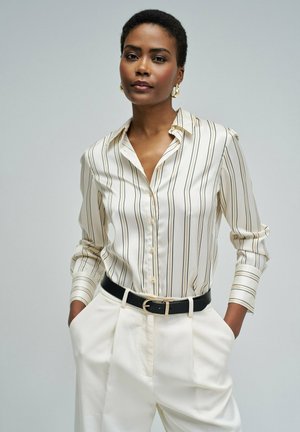 REGULAR - Blusa - weiß