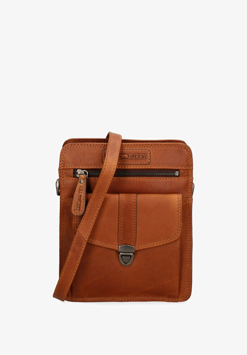 Sac à bandoulière en cuir marron avec une finition texturée, poche zippée à l'avant, fermeture à pression et une sangle ajustable pour plus de commodité.