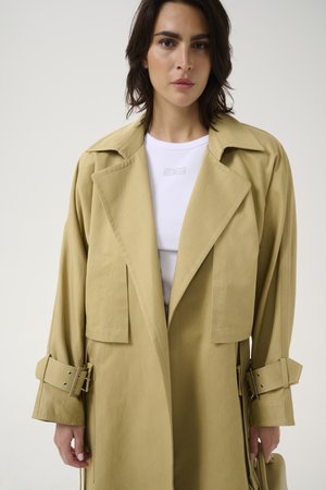 Gestuz SOURI - Trenchcoat - dark yellow/beige