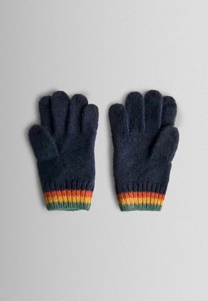 Gants tricotés de couleur bleu foncé avec un poignet côtelé arborant des rayures orange, jaune et vert. Design à cinq doigts, texture douce.