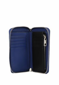 Portefeuille en cuir bleu avec une fermeture éclair, plusieurs emplacements pour cartes d'un côté et un compartiment zippé noir de l'autre. Design minimaliste.